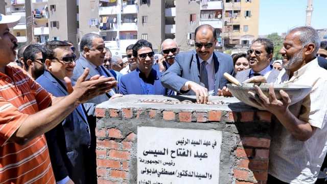 محافظ سوهاج يضع حجر الأساس لإنشاء مجمع سكني بأرض المشتل بحي غرب