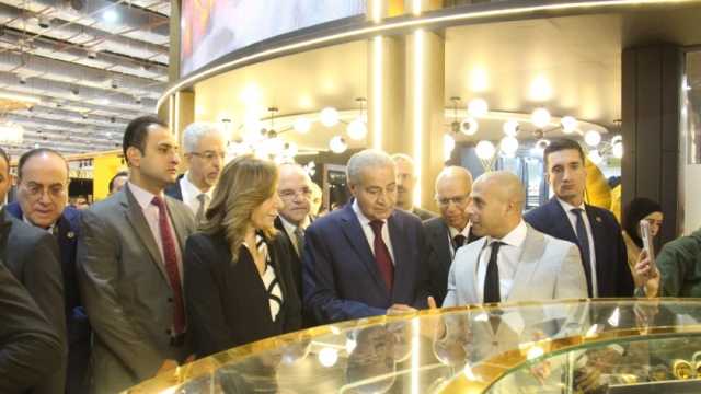  وزير التموين يشهد إطلاق أول ماكينة ATM لبيع سبائك الذهب بمعرض نبيو
