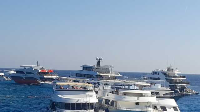 إبحار عشرات المراكب السياحية إلى جزر البحر الأحمر (صور)