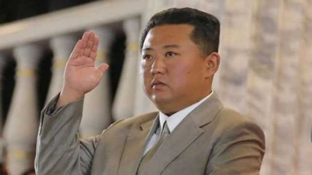 كيم جونج أون يأمر جيش كوريا الشمالية بالاستعداد للحرب ويلوح بالأسلحة النووية
