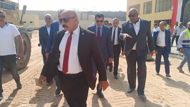 وزير الرياضة يتفقد أعمال تطوير النادي المصري القاهري تمهيدا لافتتاحه
