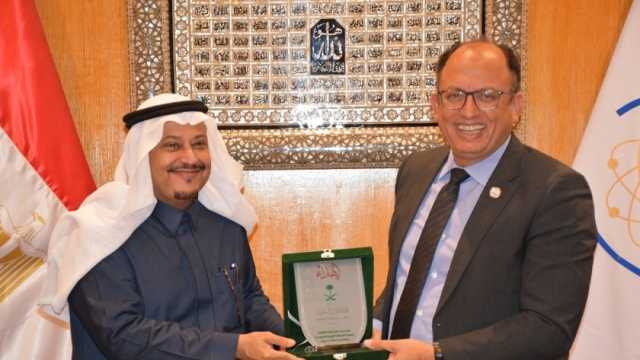 رئيس جامعة حلوان يبحث سبل دعم التعاون المشترك مع السفير السعودي (صور)