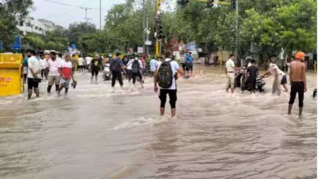 ارتفاع حصيلة ضحايا الفيضانات والانهيارات الأرضية في الهند لـ125 قتيلا