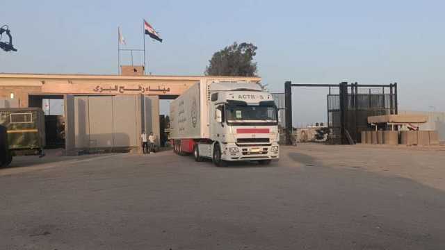مصر تؤكد: معبر رفح مفتوح وإسرائيل تعيق دخول المساعدات بسبب قصف الجانب الفلسطيني