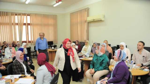 جامعة كفر الشيخ تكرم الحاصلين على الدورة التدريبية في جائزة التميز الحكومي