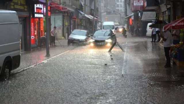 فيضانات تضرب مدينة سامسون التركية.. و«الأرصاد» تحذر