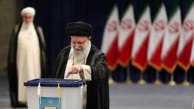مد تصويت الانتخابات الرئاسية الإيرانية ساعتين وسط منافسة بين 4 مرشحين