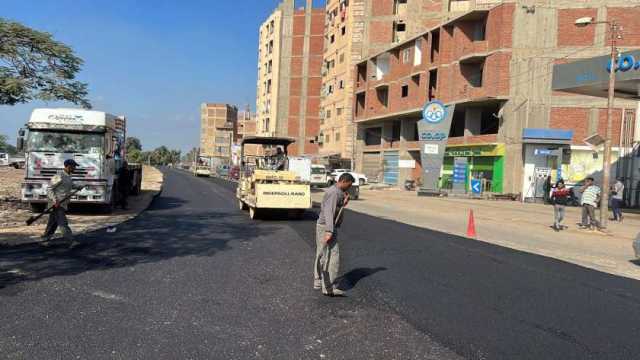 محافظ الغربية يتابع أعمال رصف وتطوير طريق ترعة الملاحة