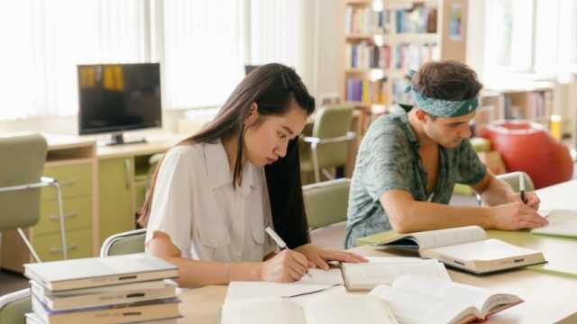 الدراسة في الخارج بالتقسيط.. تعرف على أرخص الجامعات