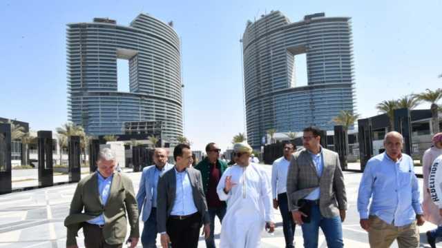 وزير الإسكان العماني يتفقد مشروعات العلمين الجديدة بحضور الجزار (صور)