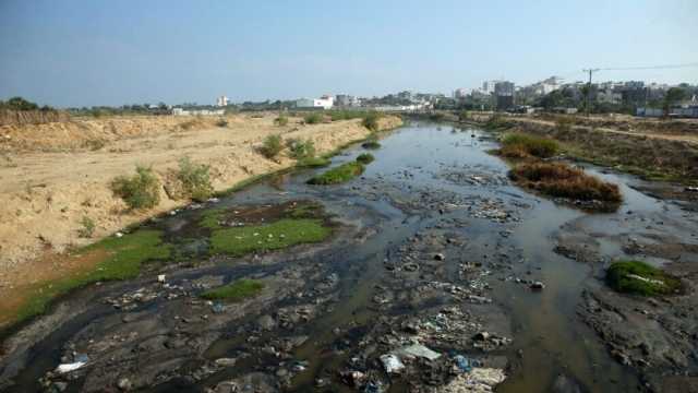 كارثة إنسانية جديدة تهدد آخر مصدر للمياه في غزة.. الأقمار الصناعية توضح