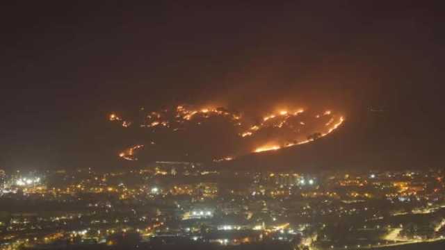 رغم جهود الإطفاء.. الحرائق مستمرة في التهام إسرائيل (فيديو)