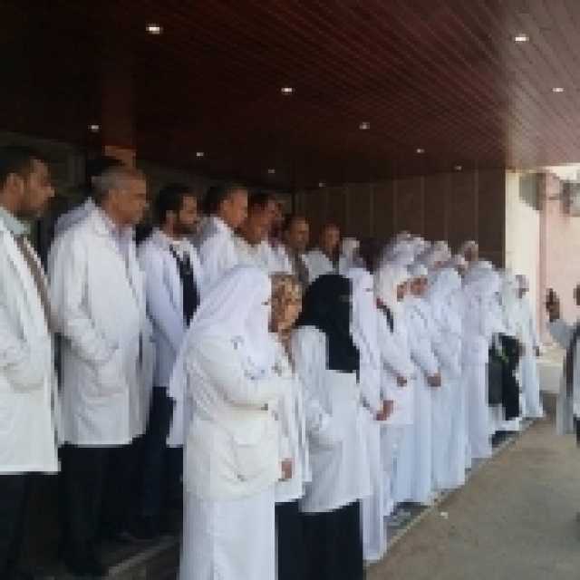 وصول قافلة جامعة العريش الطبية لمستشفى الشيخ زويد