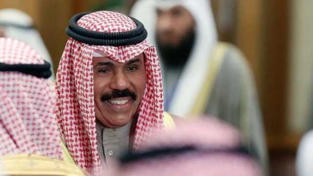 كاتب كويتي: قلب البلاد توقف بوفاة الشيخ نواف الأحمد الجابر