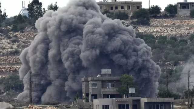 قصف أمريكي بريطاني يستهدف جبل جدع باليمن