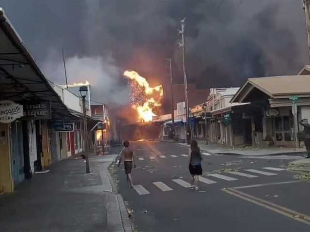 مصرع 6 أشخاص على الأقل وإجلاء الآلاف في هاواي جراء حرائق عدة