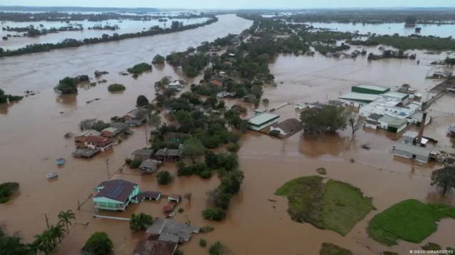 فيضانات عارمة تقتل 39 شخصًا على الأقل جنوب البرازيل