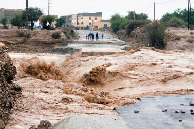 بعد أيام من أعنف زلزال شهدته البلاد منذ قرن.. سيول جارفة تجتاح إقليم ميدلت المغربي