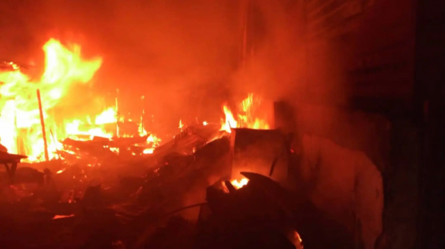 حريقٍ كبير جنوب شرقي بنين يودي بحياة 35 شخصًا على الأقل