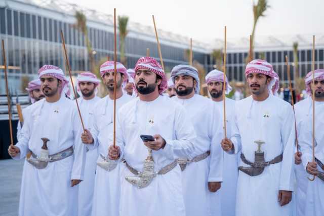 “كتاب الرياض”: عروض حية للإرث الثقافي في عُمان… وإقبال كبير على “فرقة البلد”