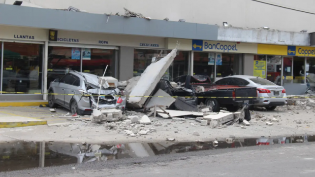 زلزال عنيف بقوة 6.3 درجة يضرب العاصمة المكسيكية