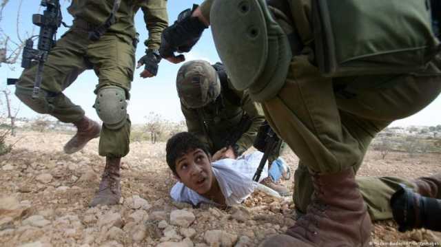 الاحتلال الإسرائيلي يعتقل 1053 فلسطينيًا بالضفة خلال الأسبوعين الماضيين
