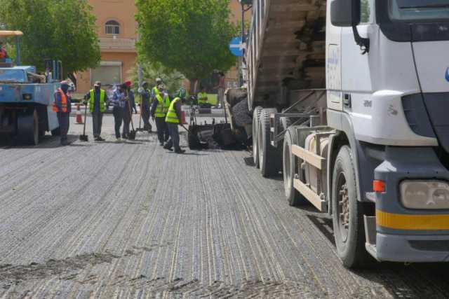 بلدية الرس ترفع كفاءة الطرق والشوارع في 41 موقعا