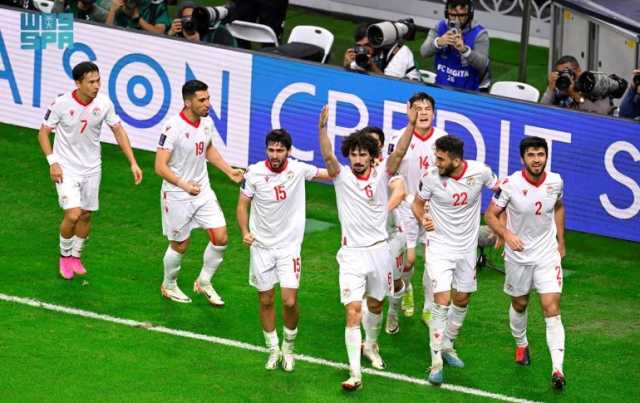 أطاحا بإندونيسيا والإمارات.. منتخبا أستراليا وطاجيكستان إلى دور الـ8 بكأس آسيا 2023 بقطر