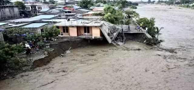 فيضانات عارمة بجزيرة سومطرة الإندونيسية تقتل 21 شخصًا على الأقل