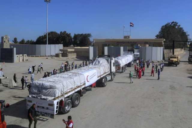 في طريقها لقطاع غزة.. عبور 190 شاحنة مساعدات ميناء رفع البري
