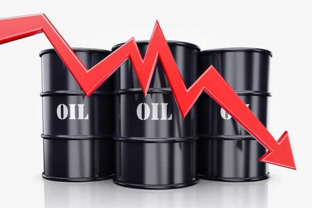 ارتفاع الدولار يهبط بأسعار النفط في التعاملات الآسيوية المبكرة اليوم