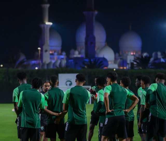 ضمن رحلة دفاعه عن لقبه القاري.. “الأخضر الأولمبي” يعسكر بـ”أبو ظبي” استعدادًا لكأس آسيا 2024