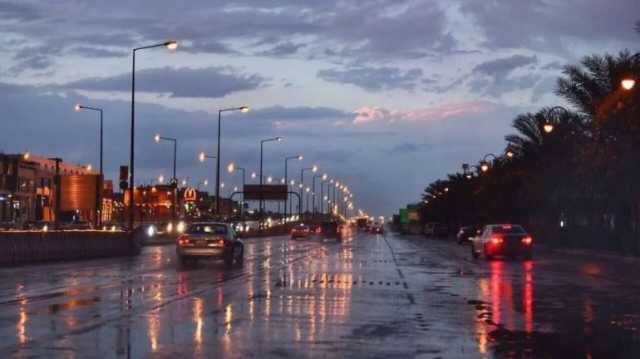 الدفاع المدني يدعو لأخذ الحيطة والحذر.. “الأرصاد”: أمطار على منطقة الرياض غدًا وبعد غد