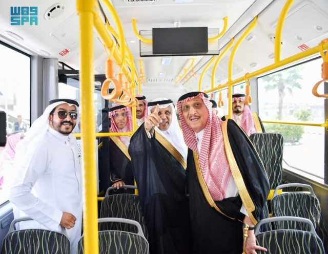 أمير منطقة جازان يدشن مشروع النقل العام بالحافلات في المنطقة