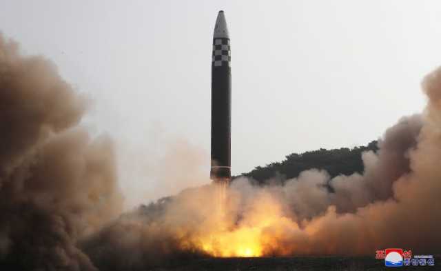 كوريا الشمالية تؤكد نجاح اختبار صاروخ باليستي تكتيكي جديد.. والجنوبية تُكذّب