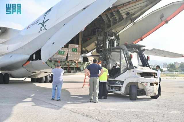 وصول الطائرة الإغاثية السعودية الخامسة لمساعدة الشعب اللبناني