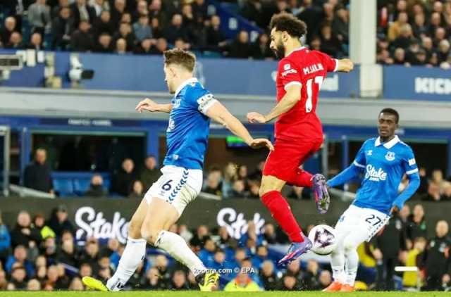 إيفرتون يبعد ليفربول عن سباق صدارة الدوري الإنجليزي