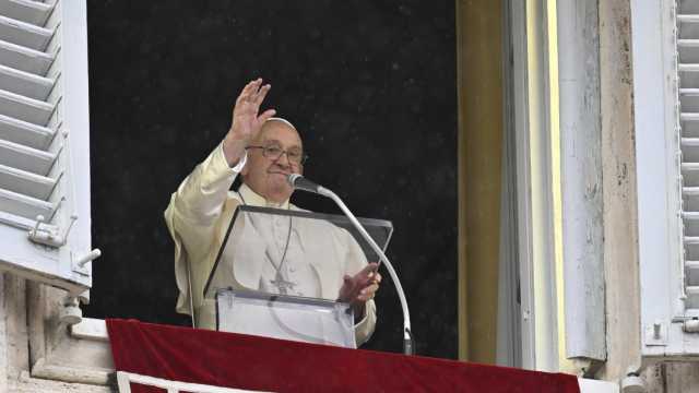 «البابا فرانسيس» يدعو من ساحة «القديس بطرس» للصلاة من أجل السودان