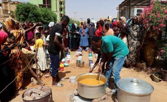 الصليب الأحمر يحذر من تدهور الوضع الإنساني في السودان بسبب تأخر المساعدات