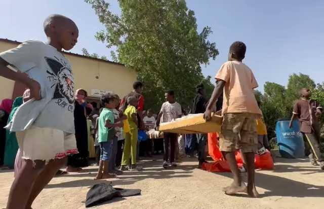 نازحو بورتسودان .. جوعى تحت شحنات الإغاثة 