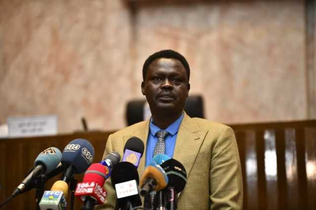 مناوي يستنكر دعوة قيادات دارفورية لتكوين حكومة تحت ضغط السلاح ويحذر