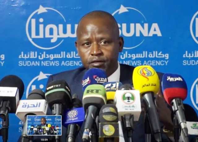 السودان: البرهان يعفي «الهادي إدريس» من منصبه بمجلس السيادة
