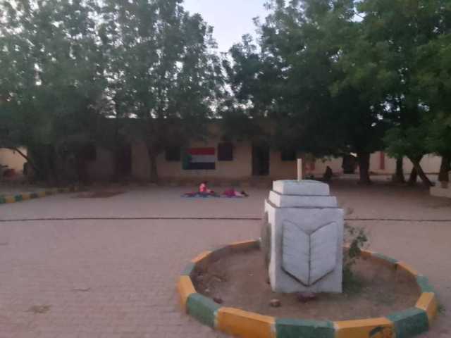 ولاية سودانية تقرر إخلاء الداخليات الجامعية من النازحين ومتضررين يرفضون