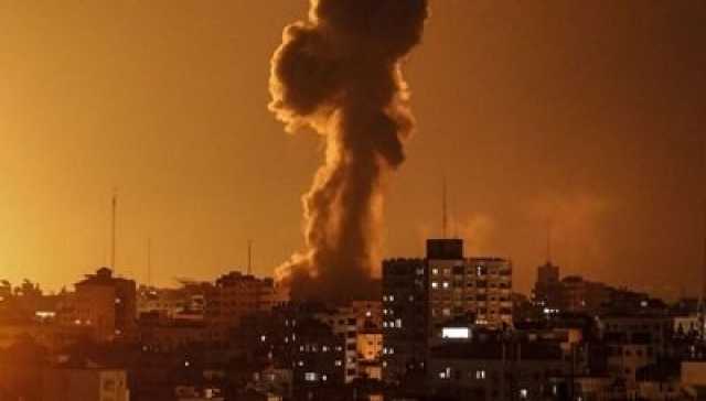 طائرات العدو تقصف موقعين شرق مدينة غزة