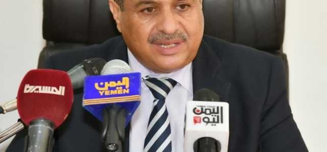 وزير النقل يوجه برفع الجاهزية بمطار صنعاء لاستقبال ضيوف الرحمن