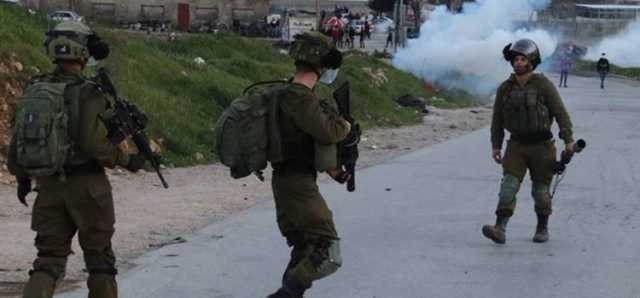 اصابة عشرة فلسطينيين بالرصاص خلال اقتحام العدو مدينة نابلس