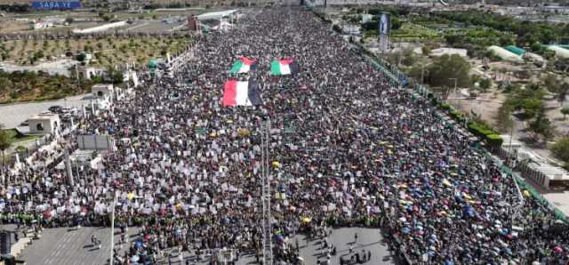 العاصمة صنعاء تحتشد في مسيرة “قادمون في العام العاشر، فلسطين قضيتنا الأولى”