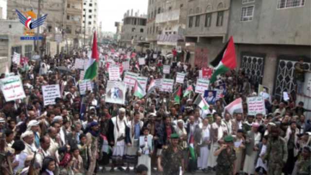 مسيرات بالبيضاء تحت شعار “ثابتون مع غزة وسنتصدى لأمريكا ومن تورط معها”