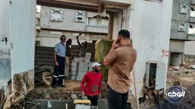 بدء أعمال الصيانة المدنية لمحطات الكهرباء بمدينة درنة بعد العاصفة “دانيال”