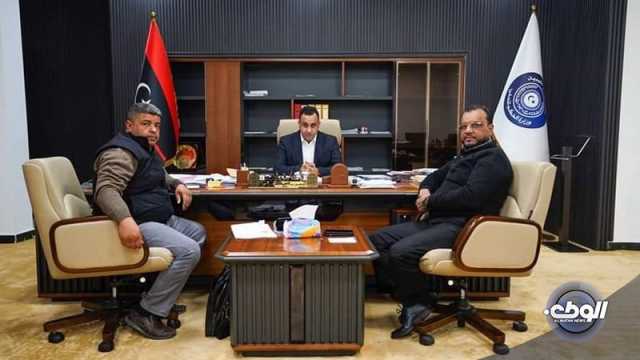 الوكيل العام لوزارة الحكم المحلي يناقش احتياجات و مشاكل بلدية بنغازي